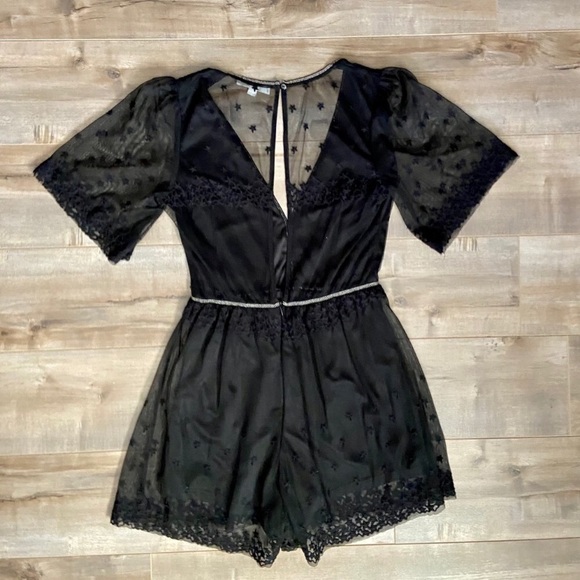 Honey Punch Carina Star Lace Romper - Picture 7 of 13